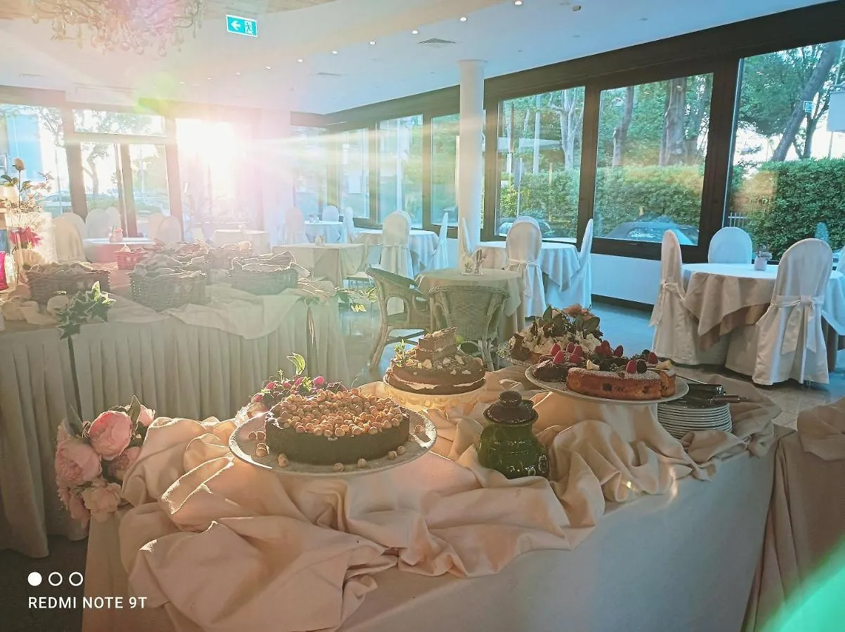 Hotel Garisenda B&B - In Centro A Riccione -