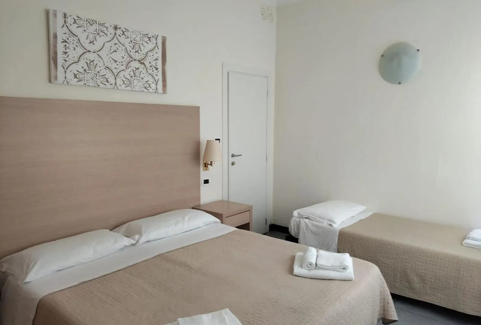 Hotel Garisenda B&B - In Centro A Riccione - Italië