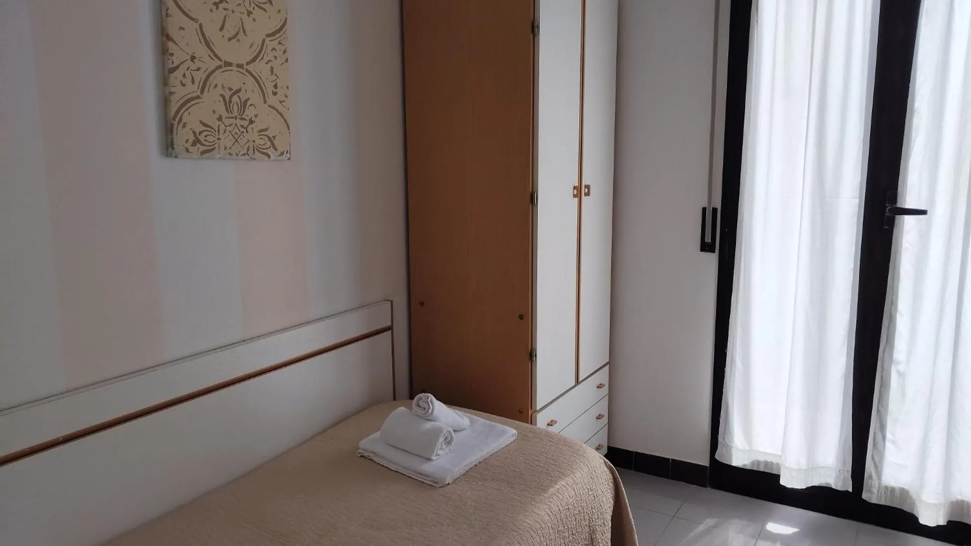 Hotel Garisenda -B&B&Brunch in centro a Riccione-