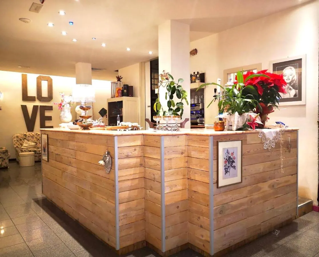 Hotel Garisenda B&B - In Centro A Riccione -