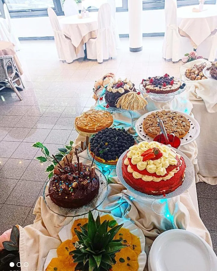 Hotel Garisenda -B&B&Brunch in centro a Riccione- 3*, Riccione