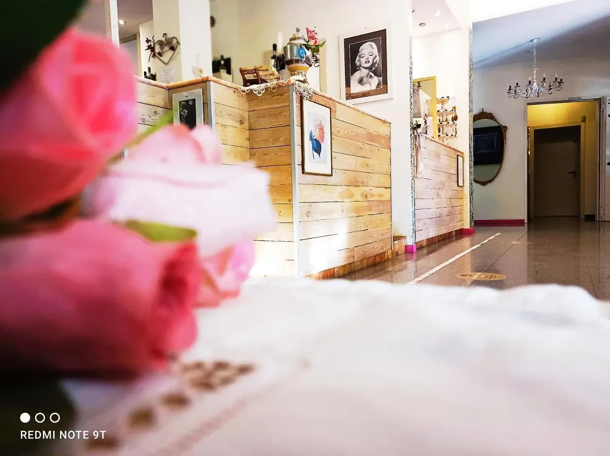 Hotel Garisenda -B&B&Brunch in centro a Riccione-