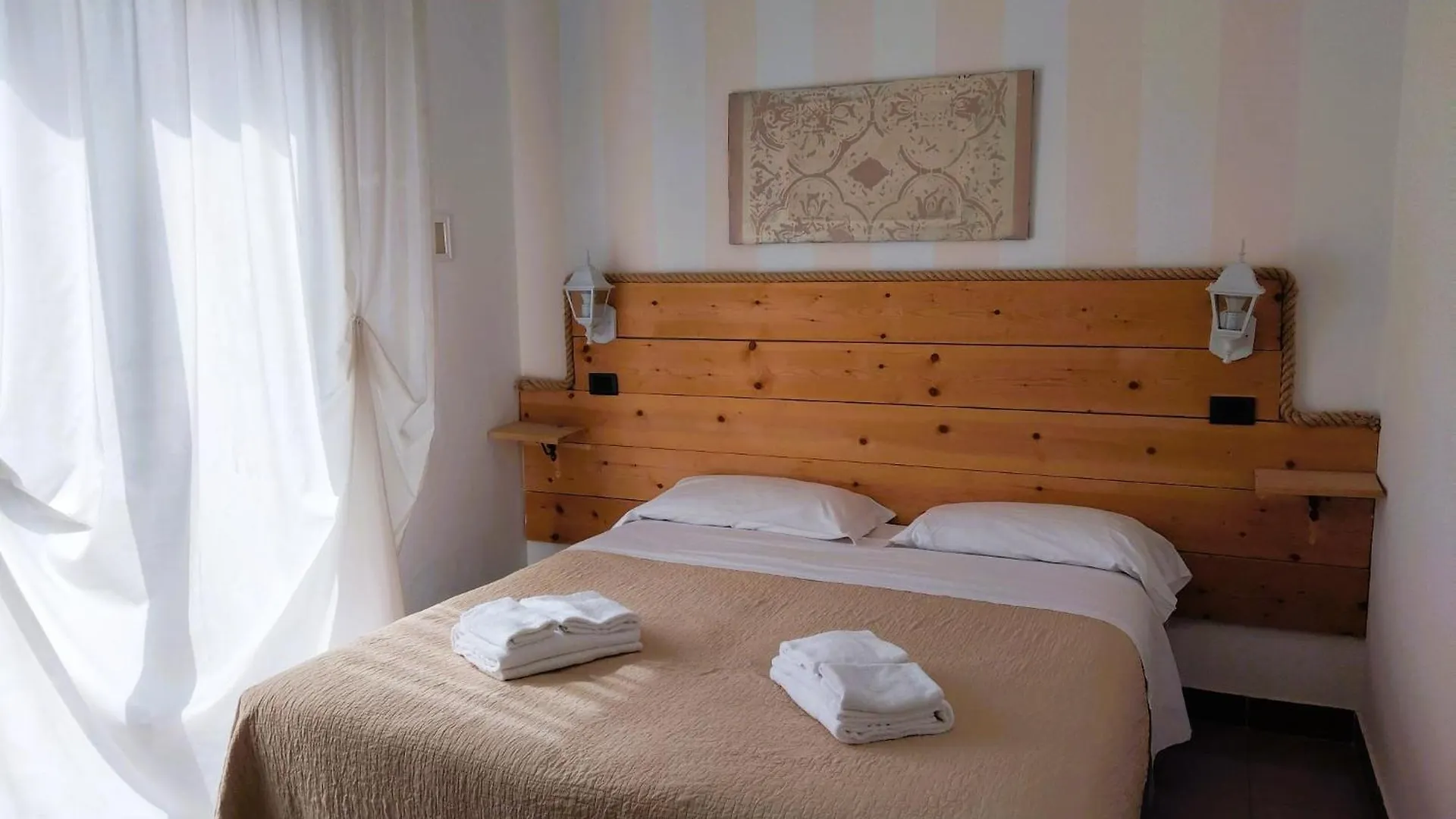Hotel Garisenda -B&B&Brunch in centro a Riccione- Italia