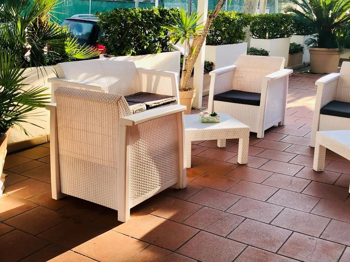 Hotel Garisenda -B&B&Brunch in centro a Riccione-  Riccione
