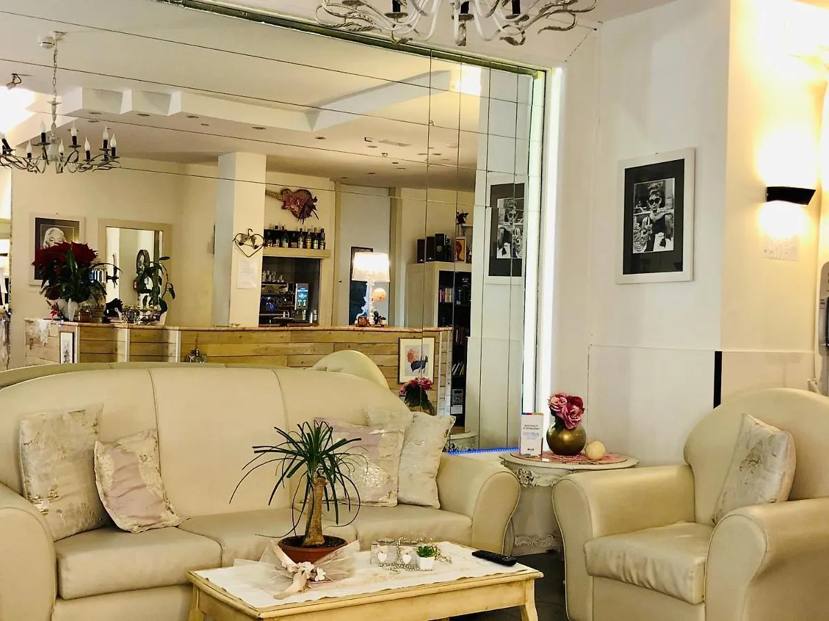 ***  Hotel Garisenda B&B - In Centro A Riccione - Italy