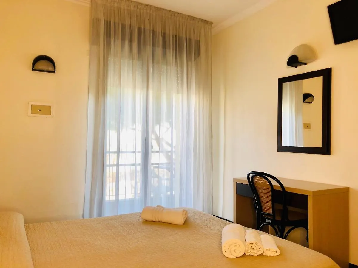 Hotel Garisenda -B&B&Brunch in centro a Riccione-